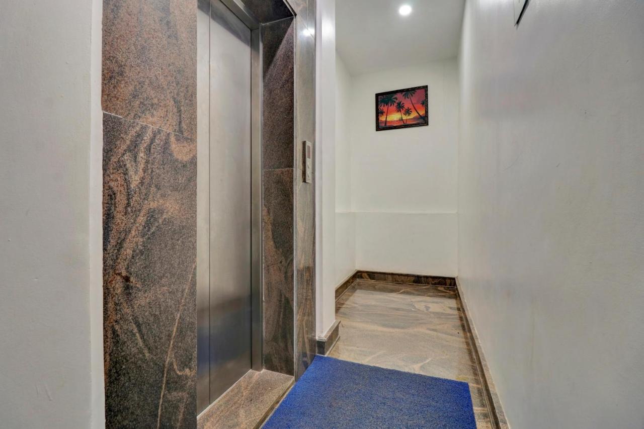 Oyo Townhouse 1070 Ramis Plaza Hotel Tullipurmbu Exterior foto