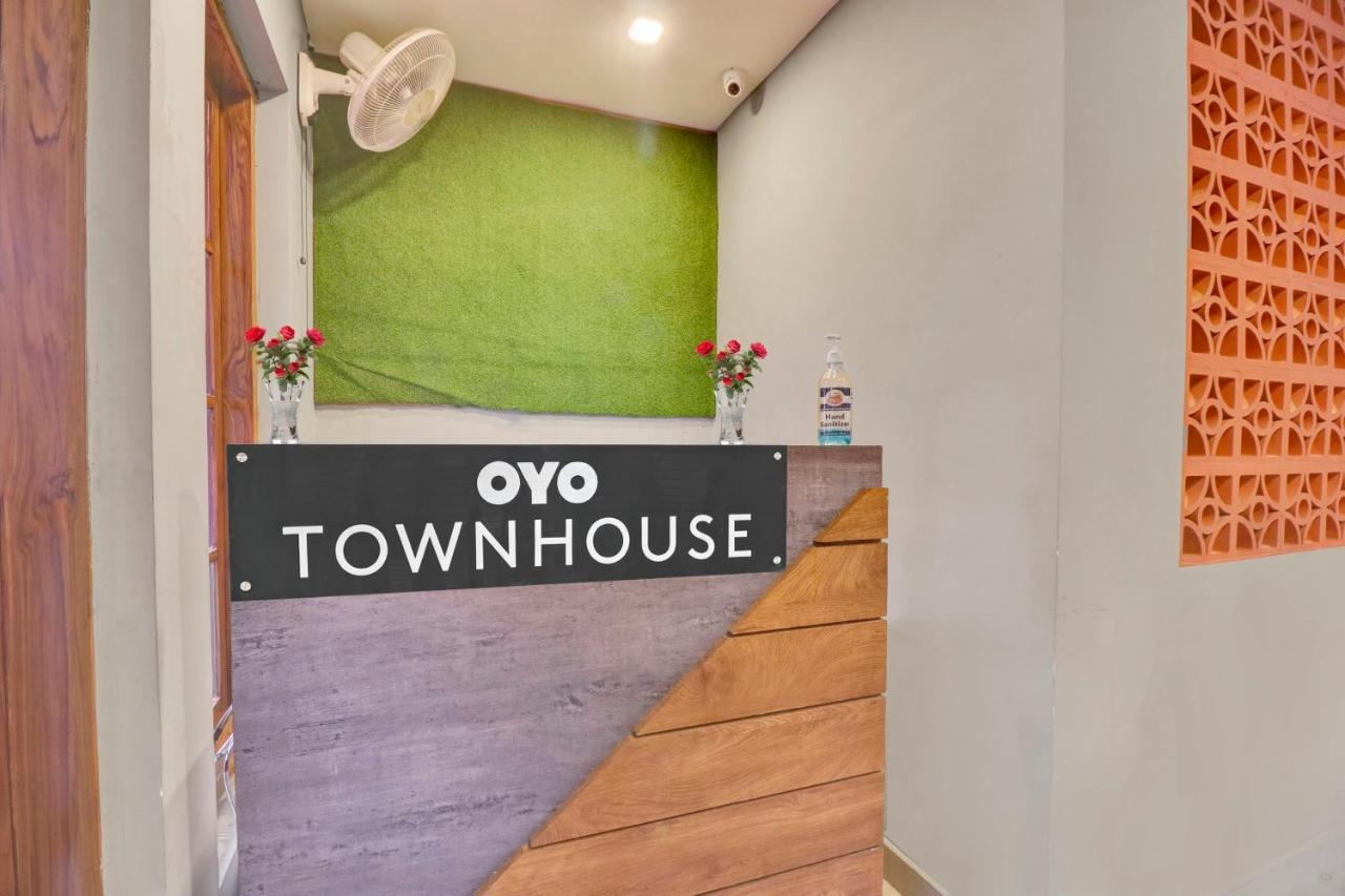 Oyo Townhouse 1070 Ramis Plaza Hotel Tullipurmbu Exterior foto