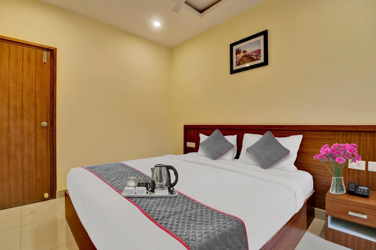 Oyo Townhouse 1070 Ramis Plaza Hotel Tullipurmbu Exterior foto