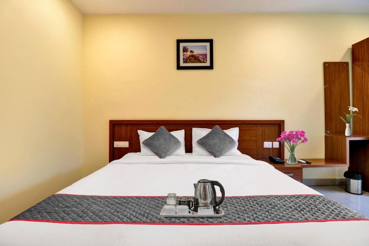 Oyo Townhouse 1070 Ramis Plaza Hotel Tullipurmbu Exterior foto