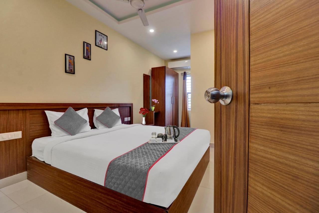 Oyo Townhouse 1070 Ramis Plaza Hotel Tullipurmbu Exterior foto